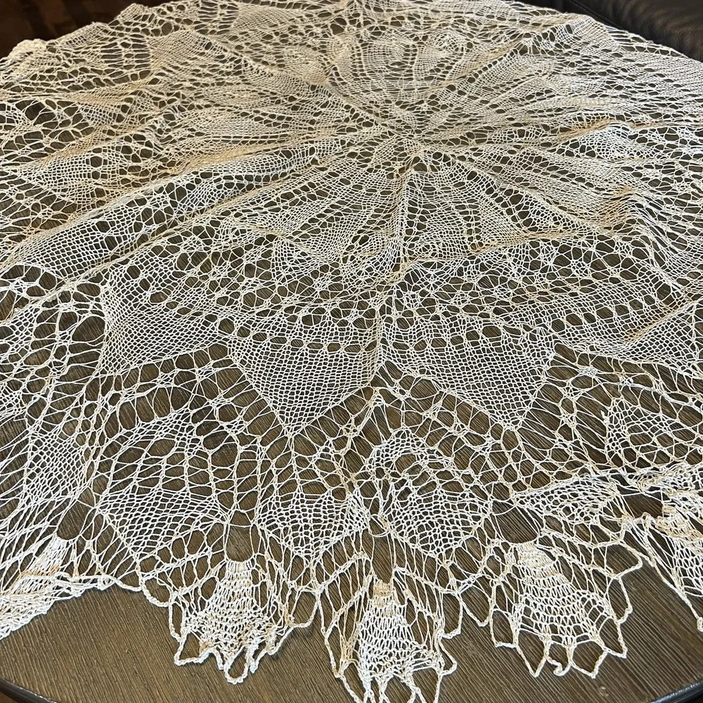 Vintage Handmade Lace Tablecloth 48